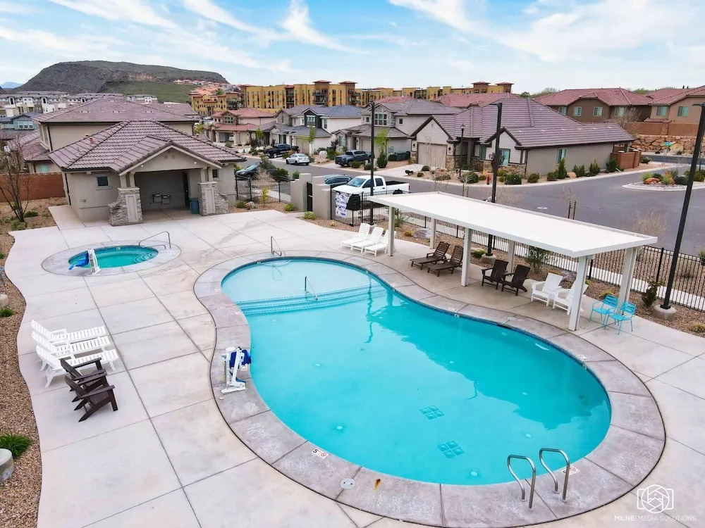 Curtis Ladera home