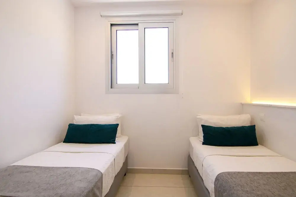 Phaedrus Living: Seaside Deluxe Flat Harbour 112