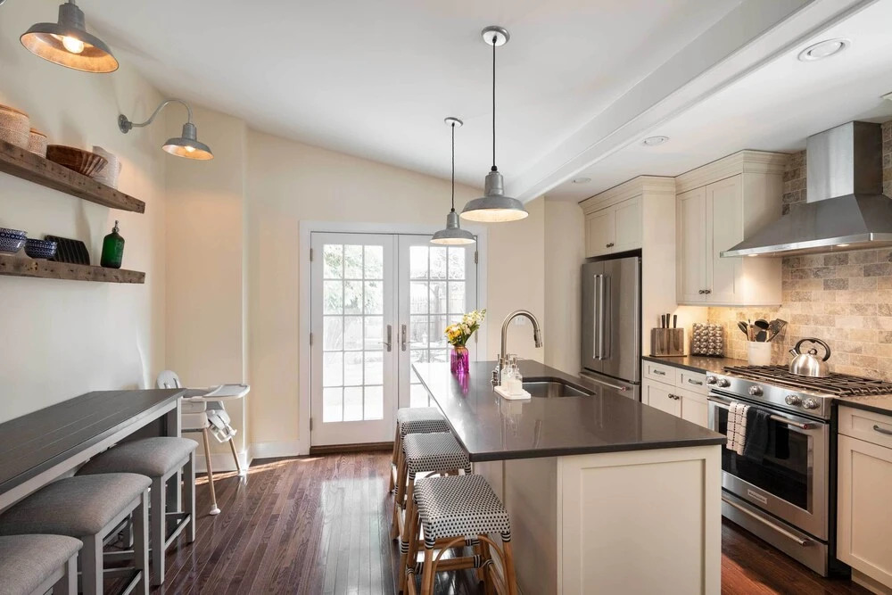 Brooke House In The Heart of Downtown w/ Patio