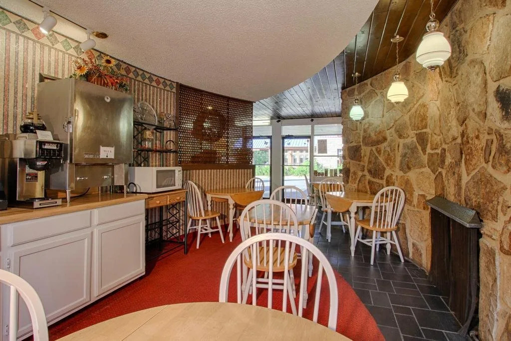 River Edge Inn