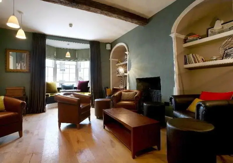 Browns Tavistock