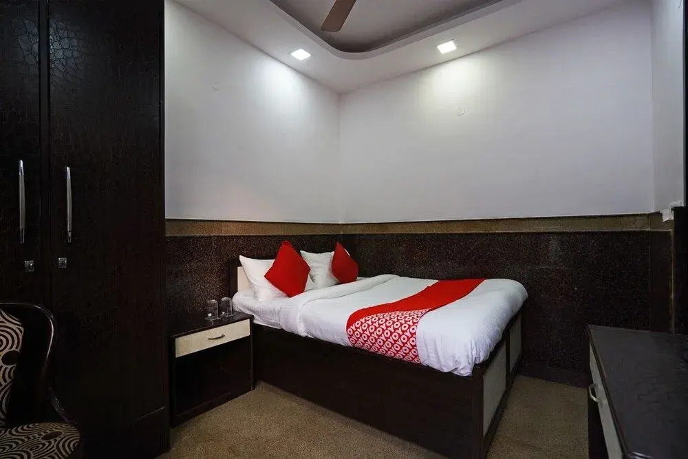 OYO 49019 Aasha Residency