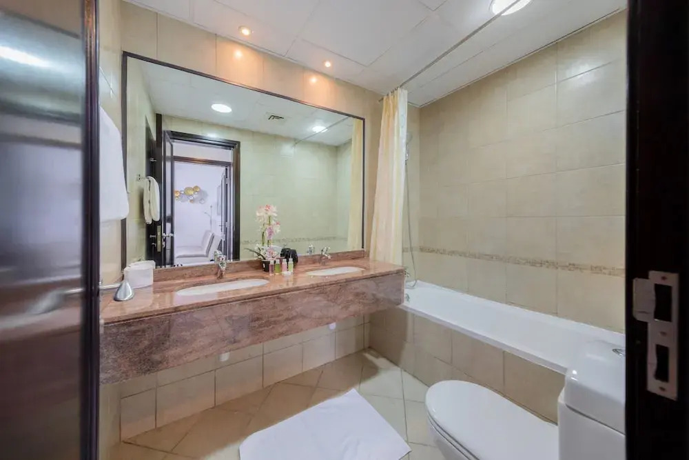 EDEN'S Homes & Villas - Royal Oceanic