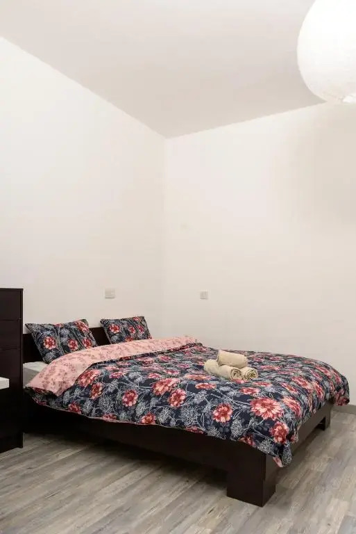 Maple Oak Apartment 102