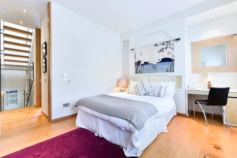 Elegant 3 bed apt With Rooftop Terrace in Pimlico