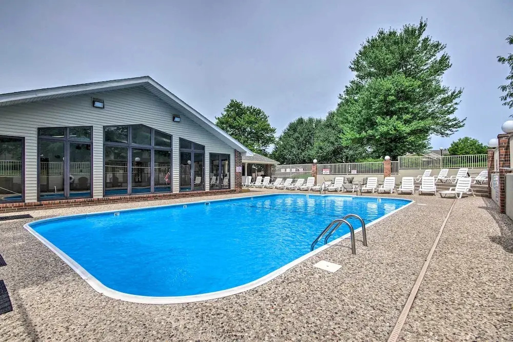1 Mi to 76 Strip: Family Condo in Branson!