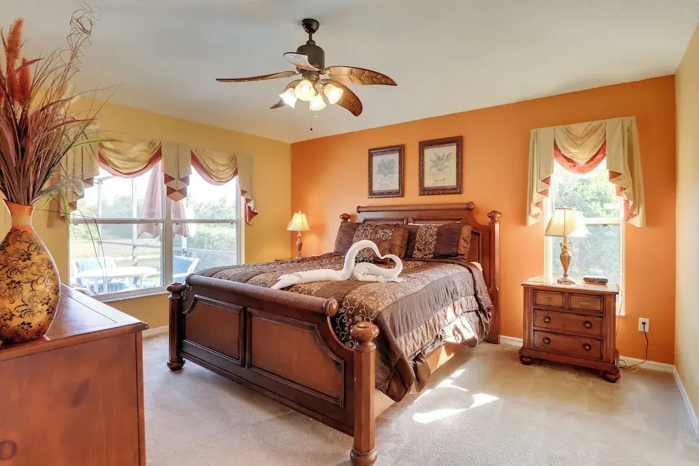 5 Mi to Disney: Lake-view Villa in Emerald Island!