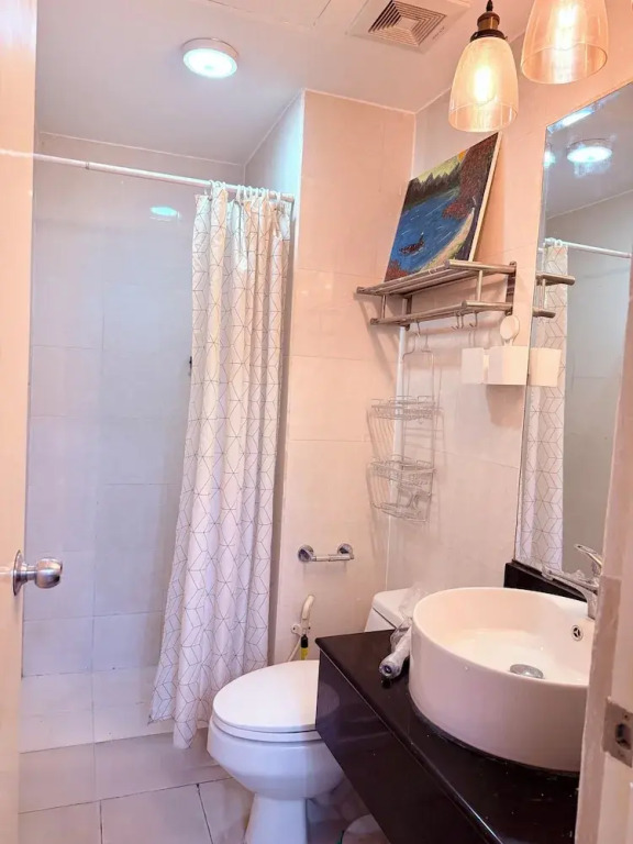 Luxurious Taguig Apartment With Private Pool and Central AC