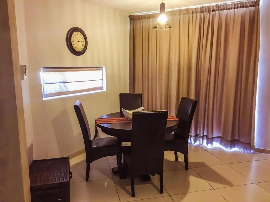 Elegant Apartment at Grove Mall