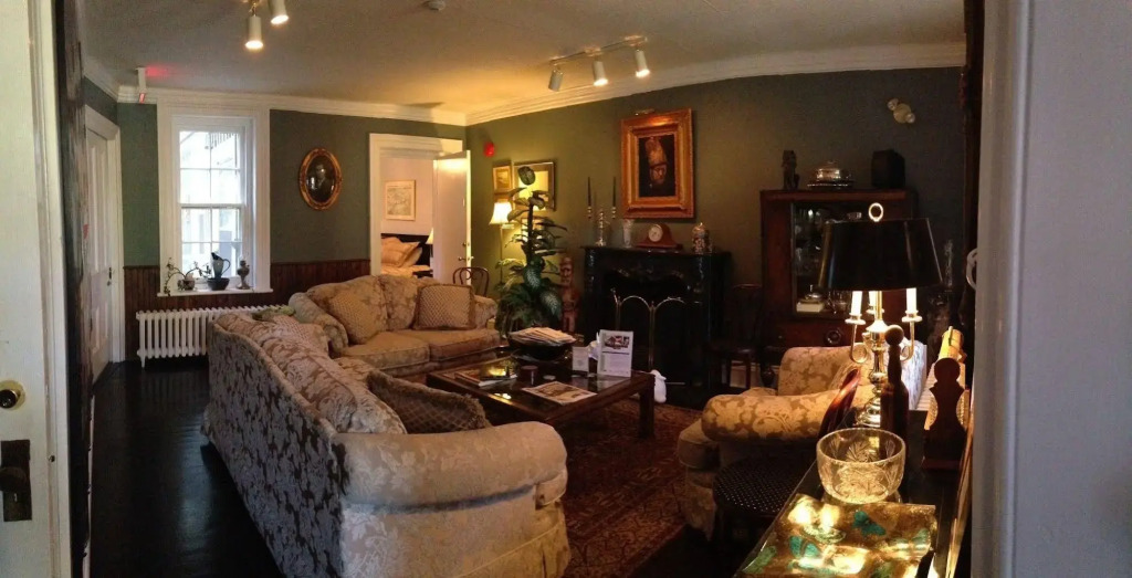 Trinity House Inn