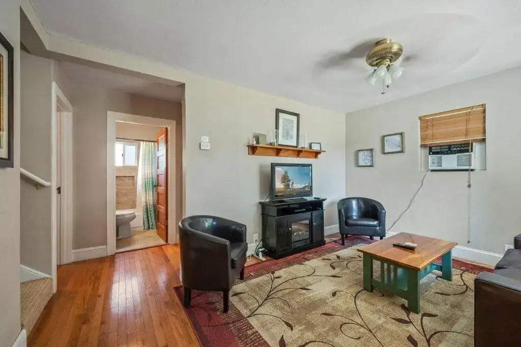 Cozy Green Cottage Coeur d Alene ID