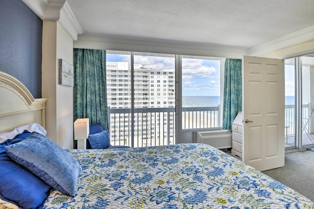 Vacation Vibe Condo: Eleventh-floor Ocean Views