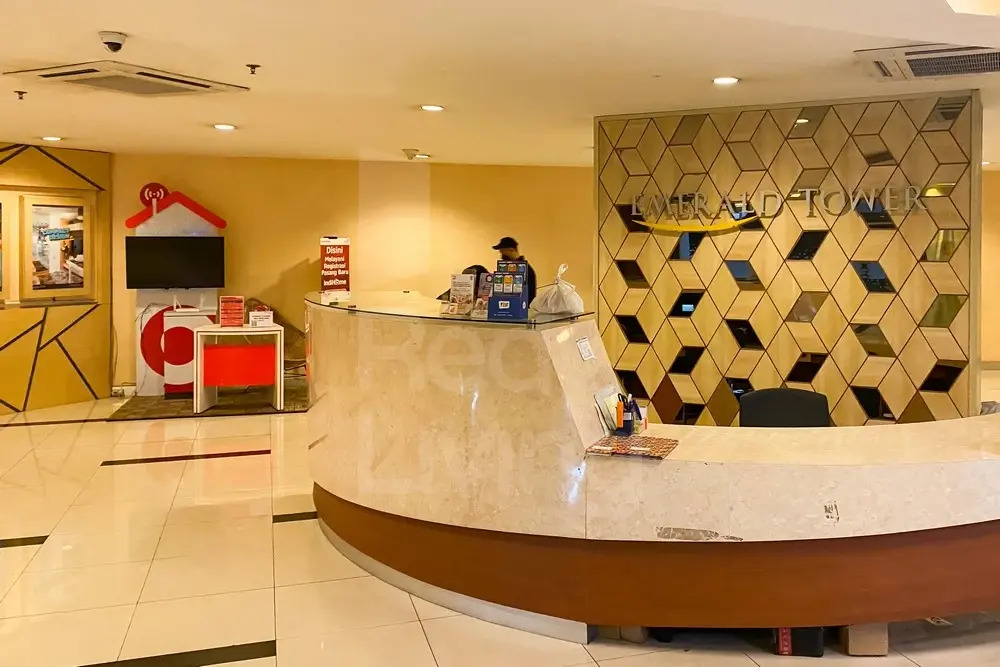 RedLiving Apartemen Grand Kamala Lagoon by Ownr Room