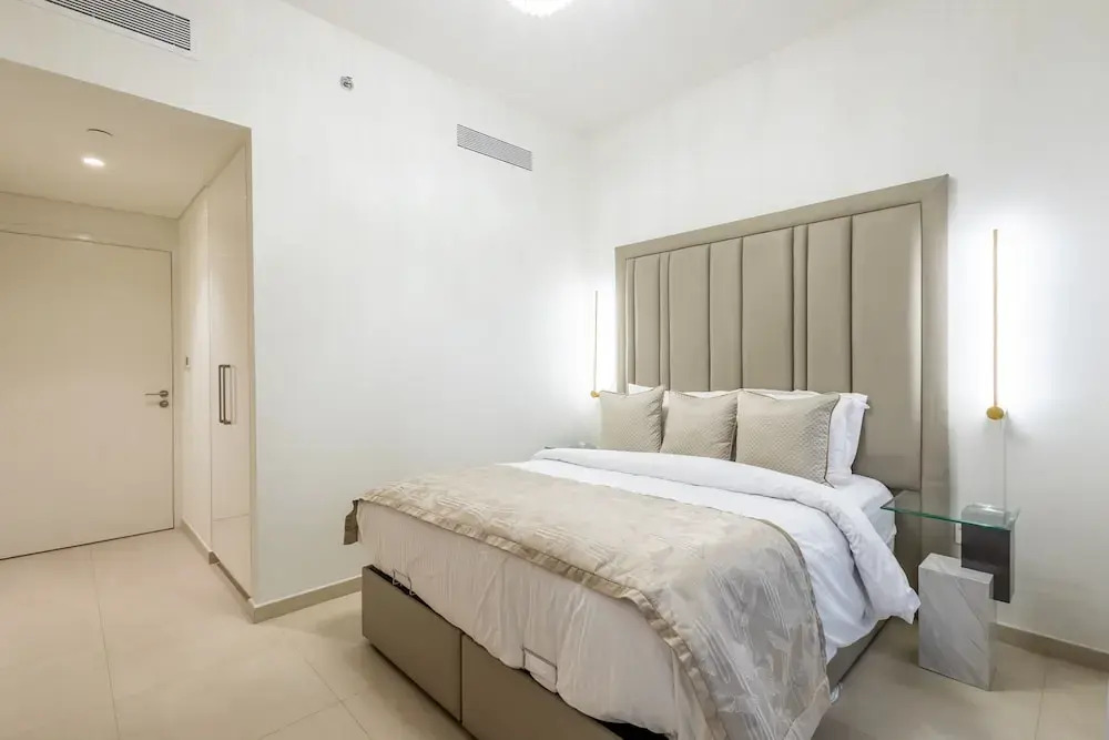 SuperHost - Downtown Delight 2BR Apt Opposite Burj Khalifa
