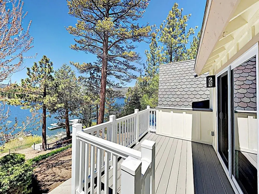 39537 Lake Dr Home - 3 Br home by RedAwning