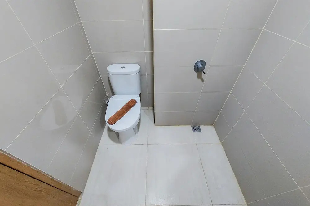 Fully Furnished And Cozy Studio Apartment At B Residence