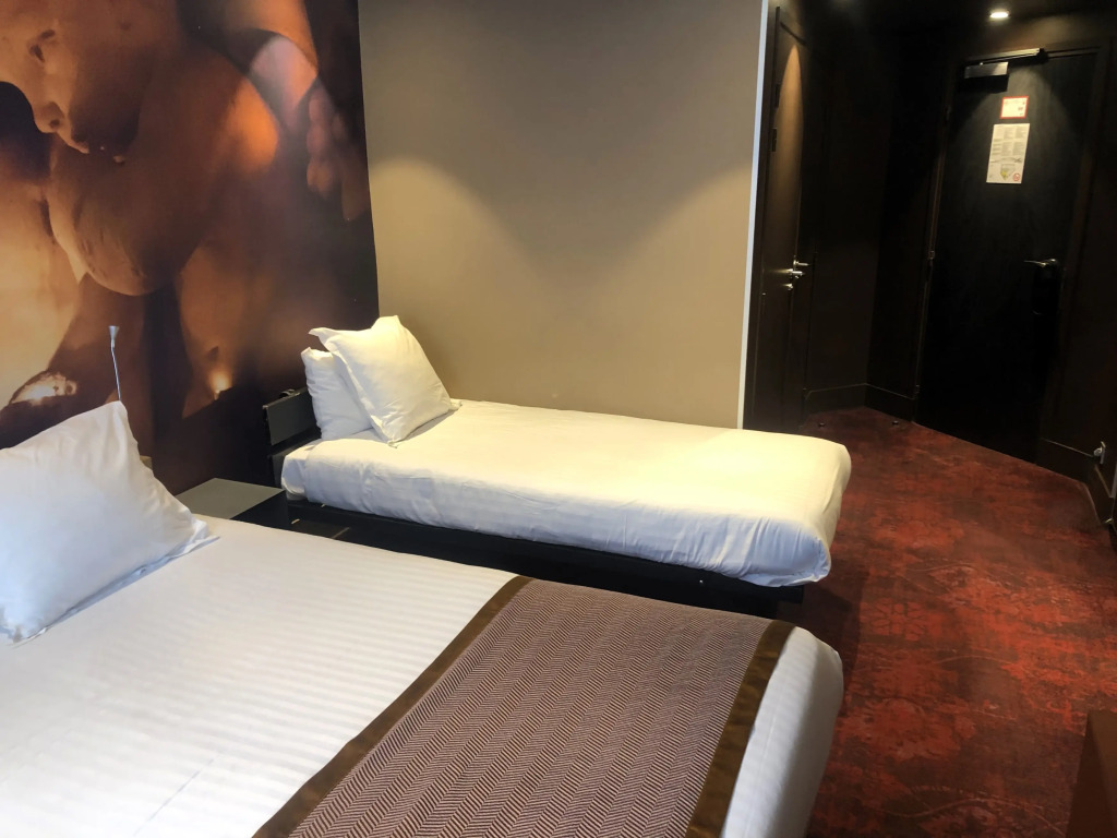 Hotel Sixteen Paris Montrouge