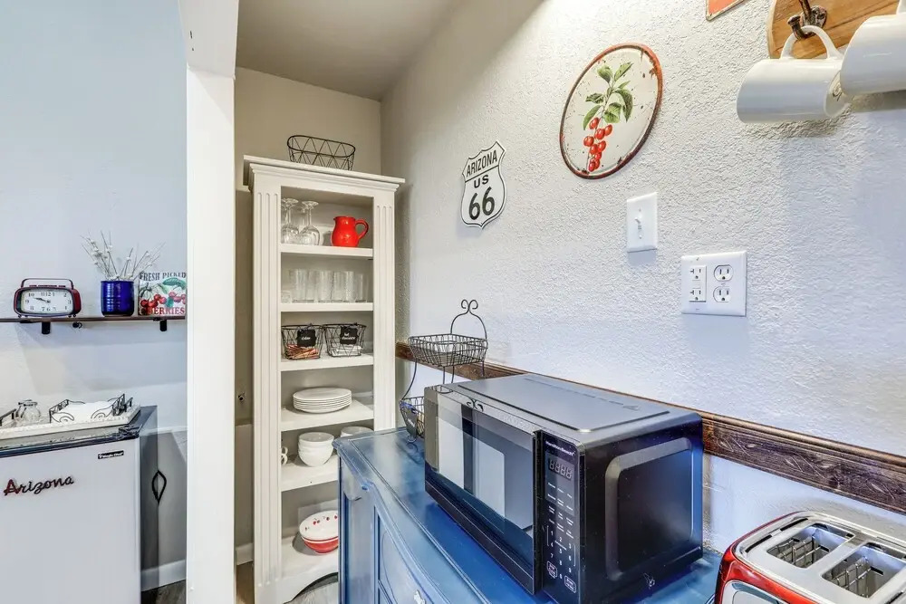 Cherry Tree Studio Arizona Retreat Near Route 66