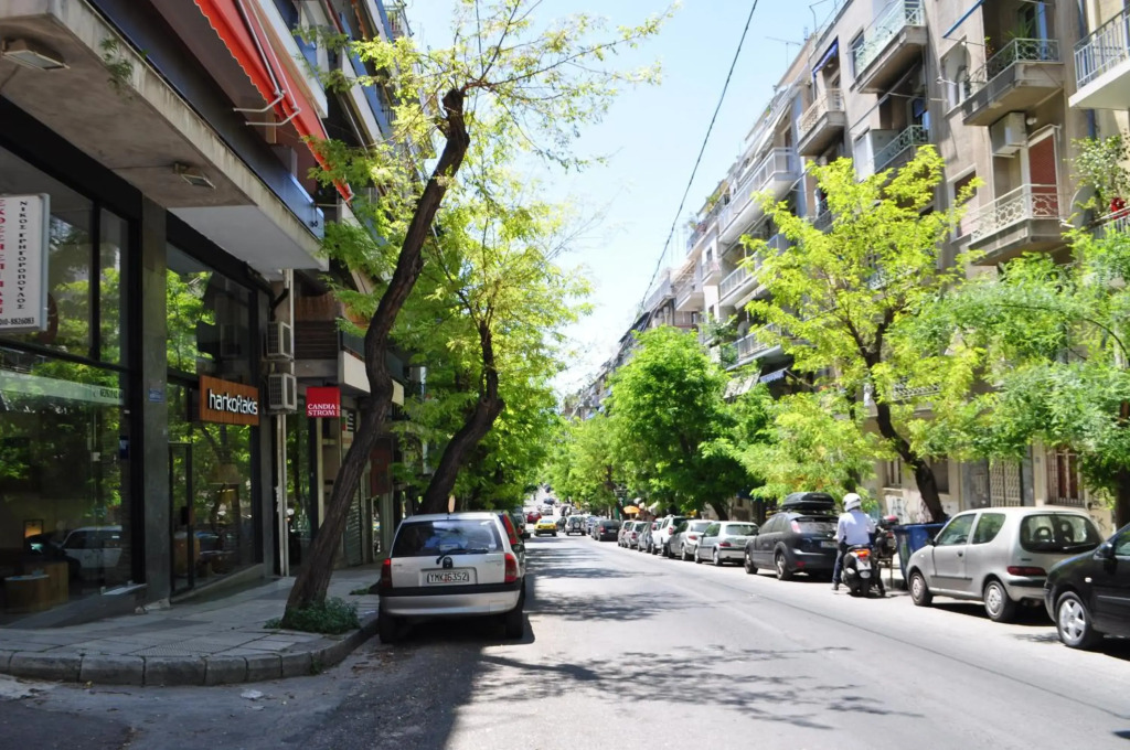 Nadia's apartment , Athens
