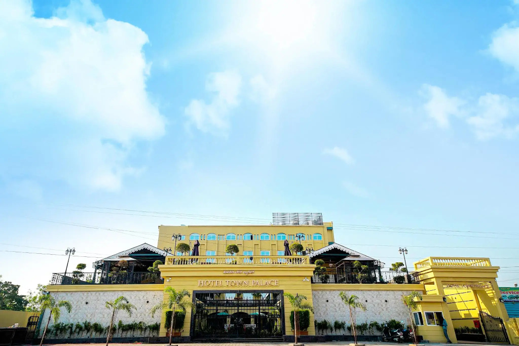 Hotel Town Palace