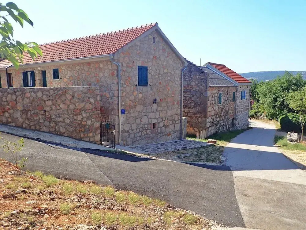 Apartment in Jusupi Near Mala Paklenica Park