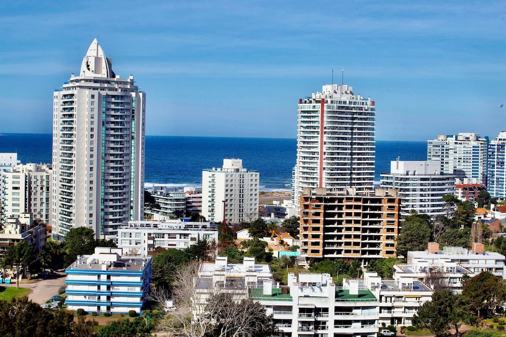 Oceana Suites Ocean Drive