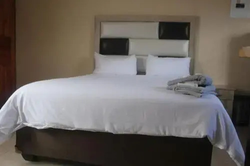 Mbopha Guest House