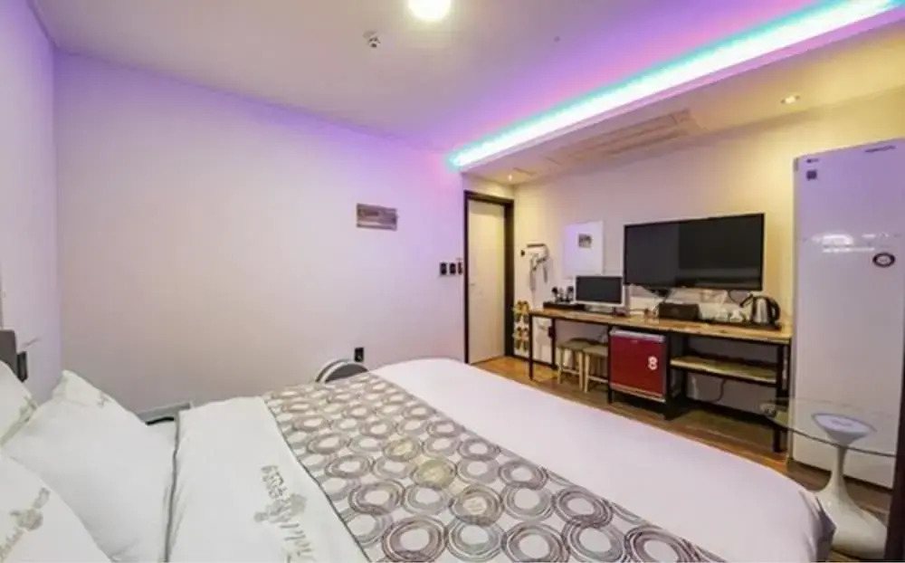 S Hotel