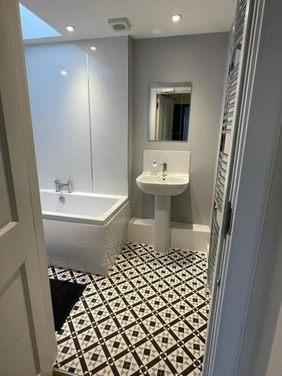 Luxury Apartment At Barron House
