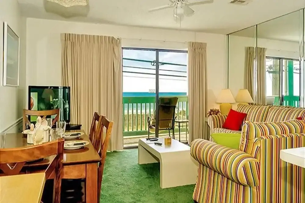Emerald Shores Resort 2001 627850 by RedAwning