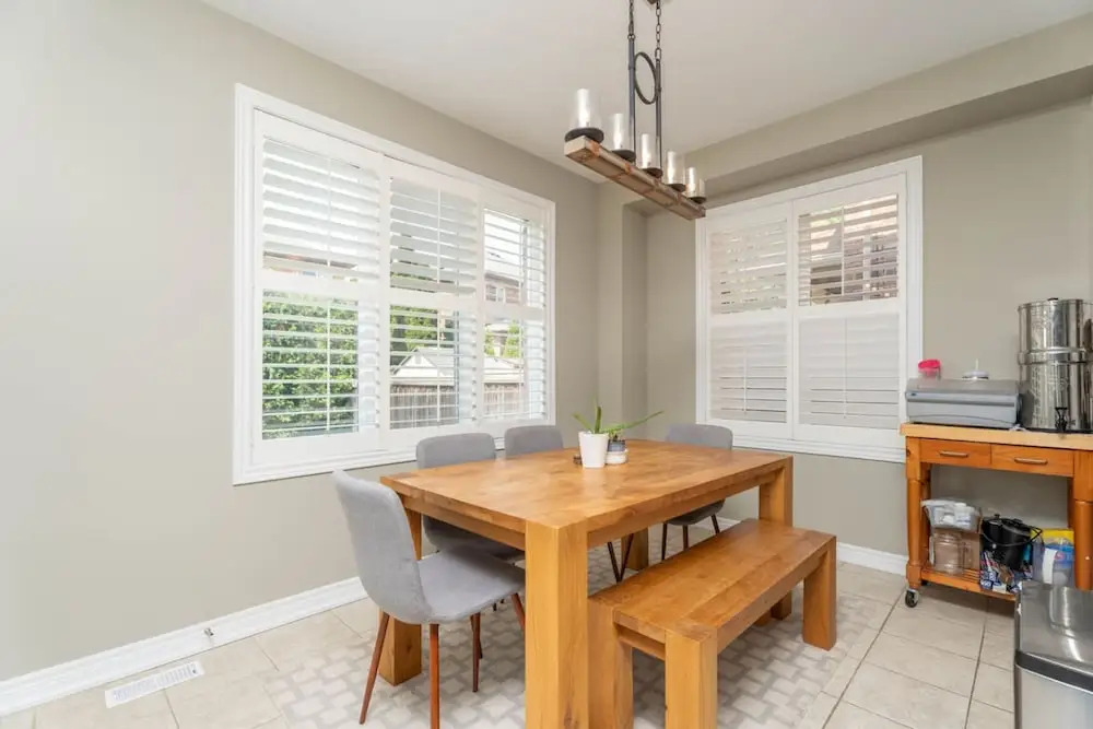 Stylish 4BR Oasis Peaceful Mississauga Location