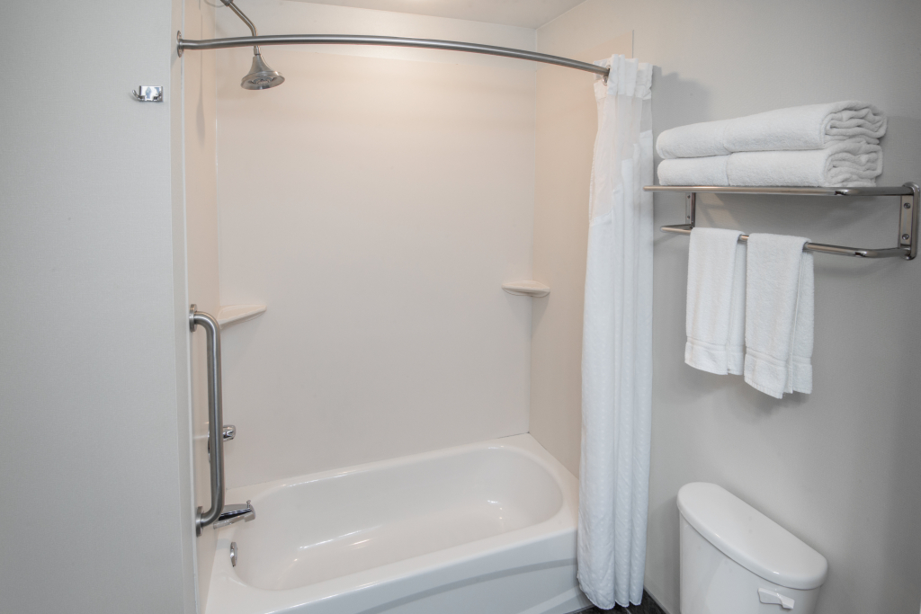 Holiday Inn Express Cleveland Airport - Brook Park by IHG