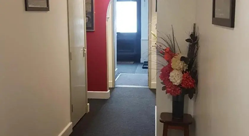 Larchwood Hotel