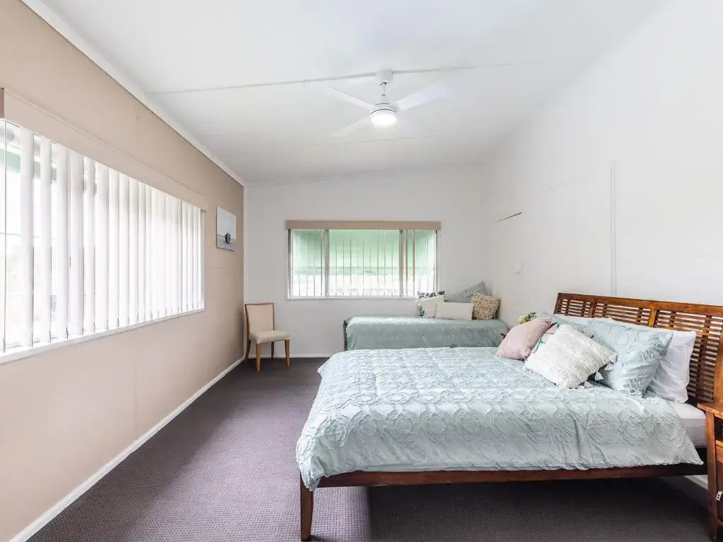 91 Sandy Point Road with Wifi Boat Parking and Air Con