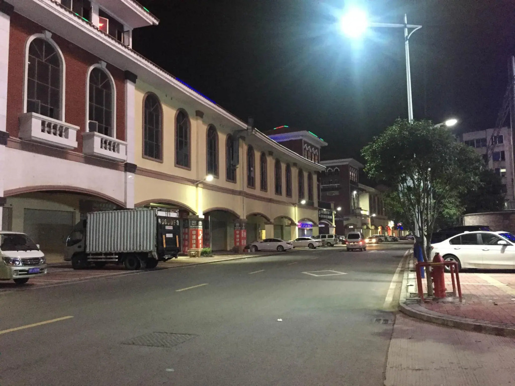 PAI Hotels·Lianzhou Bus Station Commercial Food Street