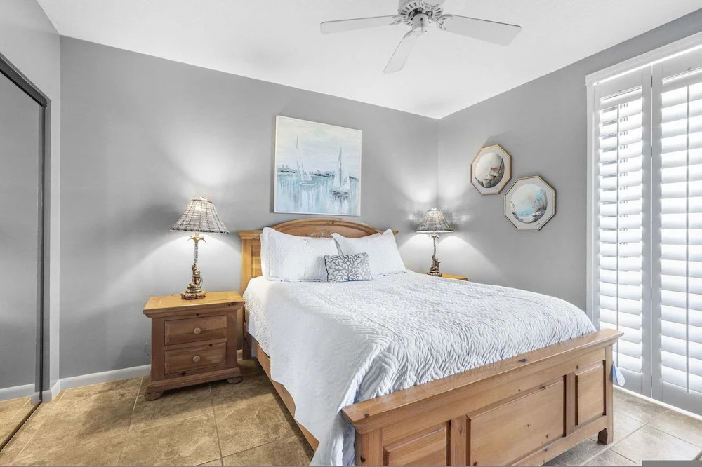 Pelican Pointe 301- Corner Unit 3rd Floor Gulf-front