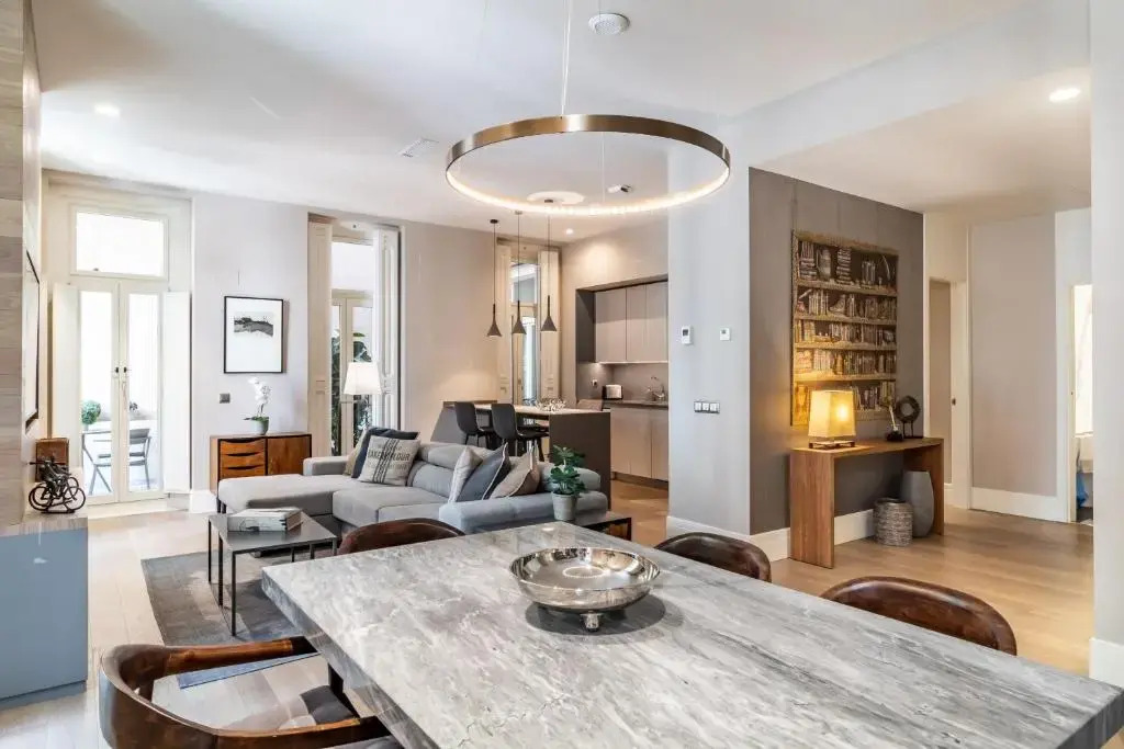 PYR Select Salamanca Luxury VI