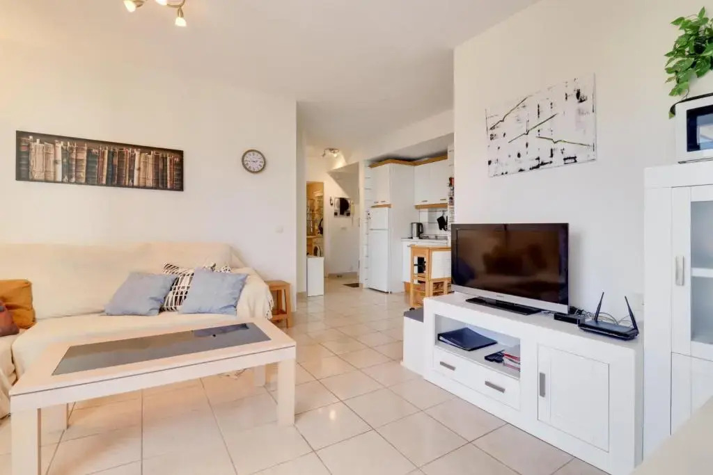 2 bedroom apartment Paradorares Ne