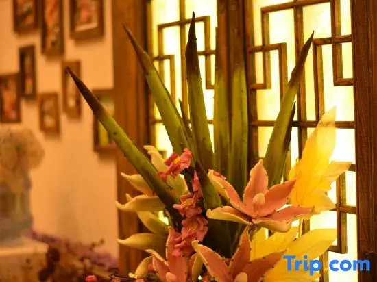 Floral Hotel · Baihui Living Zhangjiajie