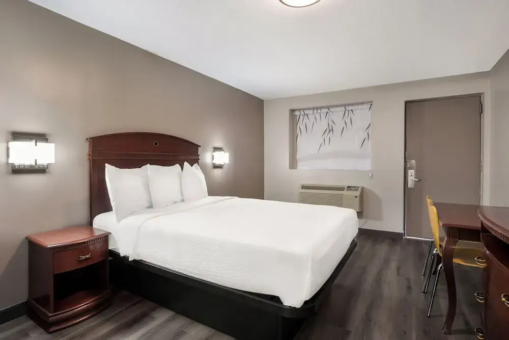 Red Carpet inn Edison