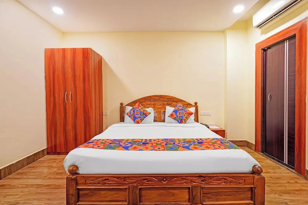 Fabhotel Arc Homes