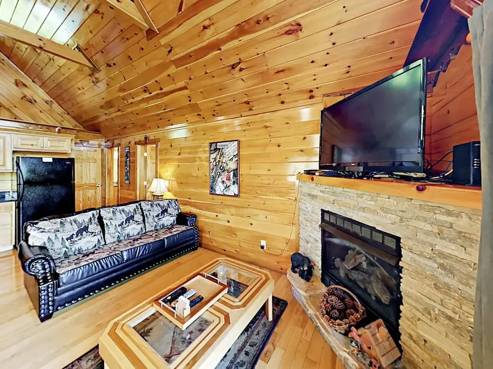 Black Bear Falls Cabin 2 Bedrooms 2 Bathrooms Cabin