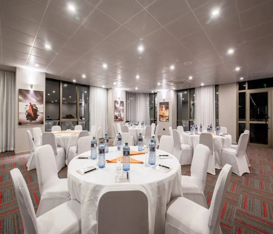 Отель Maa Hotel and Suites