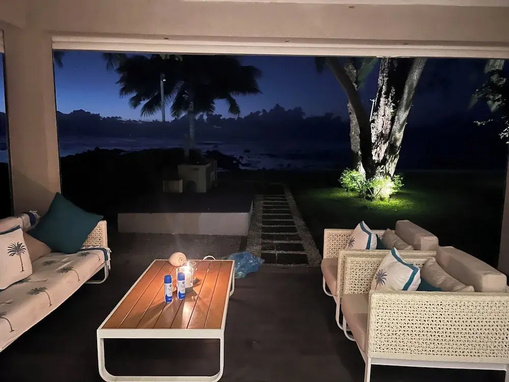 Black Reef Apartments