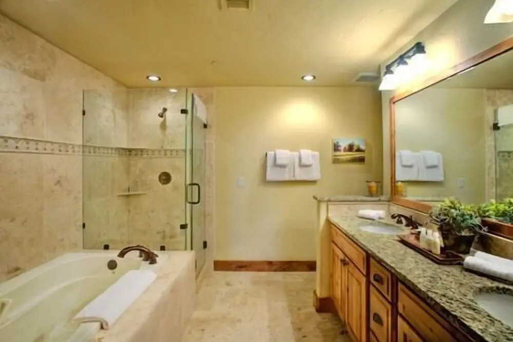 5305 Emerald Lodge, Trappeur's Crossing Apartment 4
