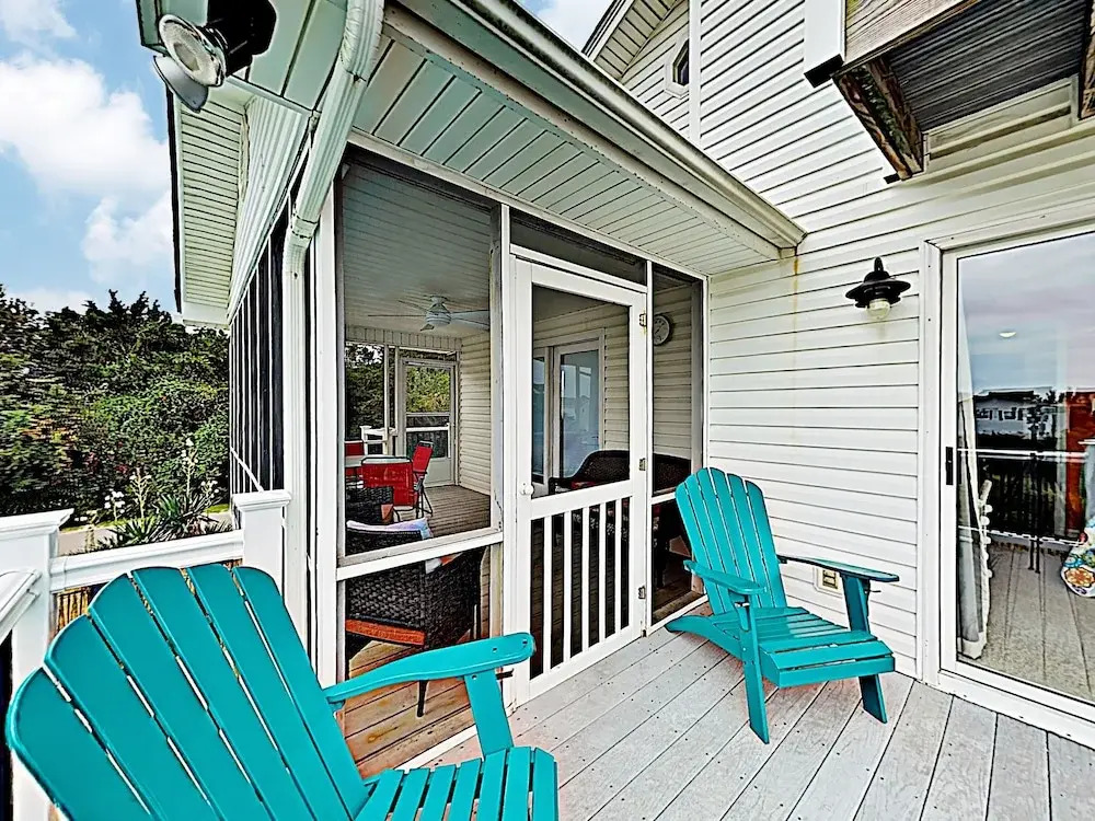 New Listing! Coastal W/ Pool, Walk To Beach 4 Bedroom Home