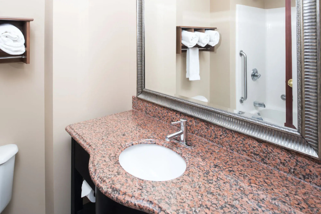 Holiday Inn Express Hotel & Suites Burlington by IHG