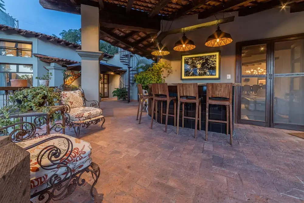 HOLT - Classic Chalet with Pool Overlooking Parroquia