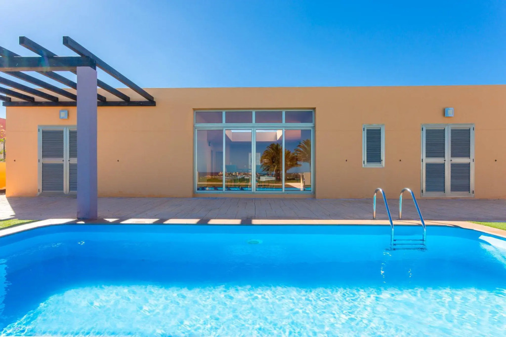 Villa Tamarindos: Large Heated Private Pool, Sea Views, A/C, WiFi