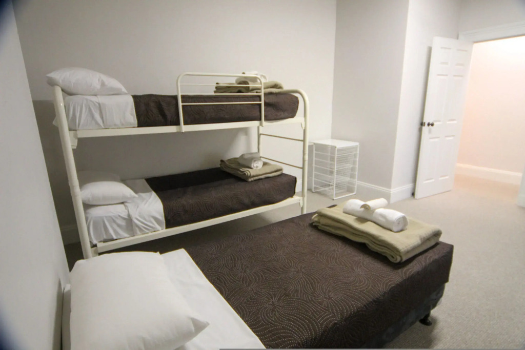 Seafield Tower Glenelg Apartment
